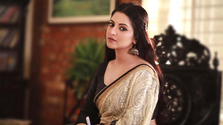 পরীর বিছানায় রক্তের দাগ