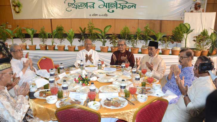 ৩০০ আসনে কাগজের ব্যালটে ভোট, যা বলছে বিএনপি ও সমমনারা