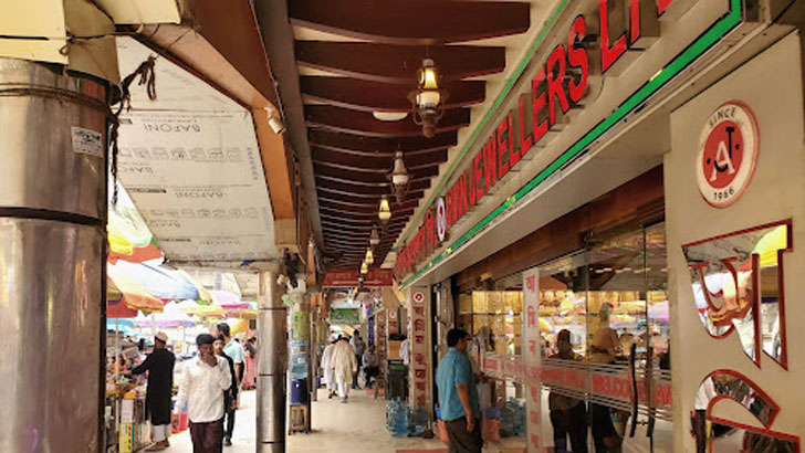 বায়তুল মোকাররমে স্বর্ণের দোকানে আগুন