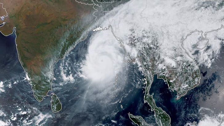 কক্সবাজারে ১০ নম্বর মহাবিপদ সংকেত