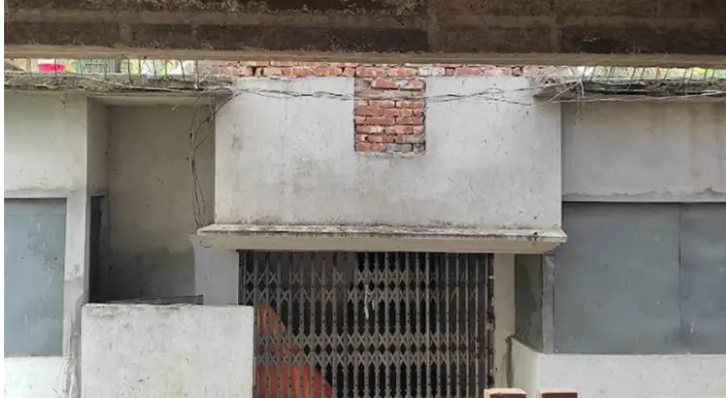 নরসিংদীতে ৫ দিন ধরে মায়ের লাশের সঙ্গে বসবাস!