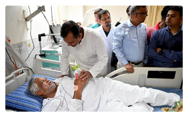 আমানের জন্য দুপুরের খাবার ও ফল পাঠালেন শেখ হাসিনা