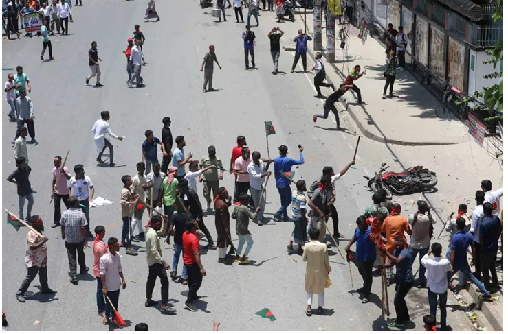 ঢাকায় বিএনপির পদযাত্রায় ছাত্রলীগের হামলা, ধাওয়া পাল্টা ধাওয়া