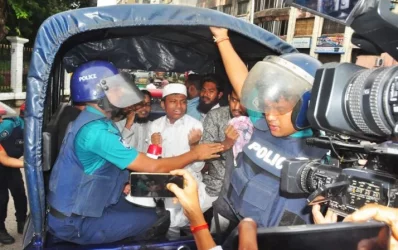সাঈদীর জানাজাকে কেন্দ্র করে চট্টগ্রামে জামায়াত-শিবিরের ব্যাপক তাণ্ডব