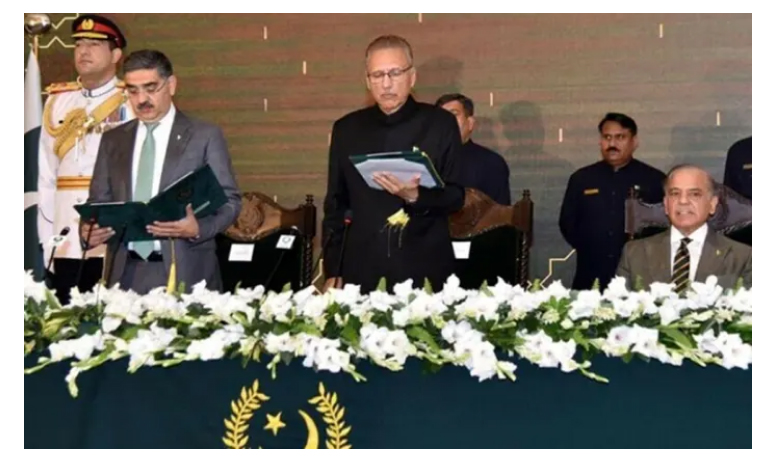 পাকিস্তান: অন্তর্বর্তীকালীন প্রধানমন্ত্রী হিসেবে শপথ নিলেন কাকার