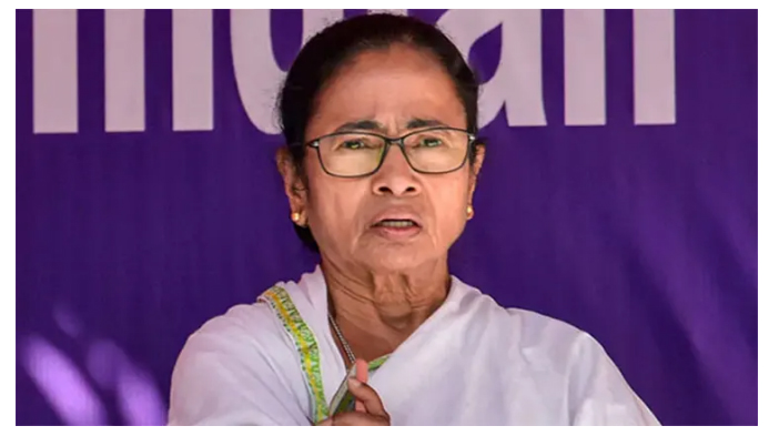 নিজের বেতন না বাড়িয়ে মন্ত্রী-বিধায়কদের বেতন বাড়ালেন মমতা