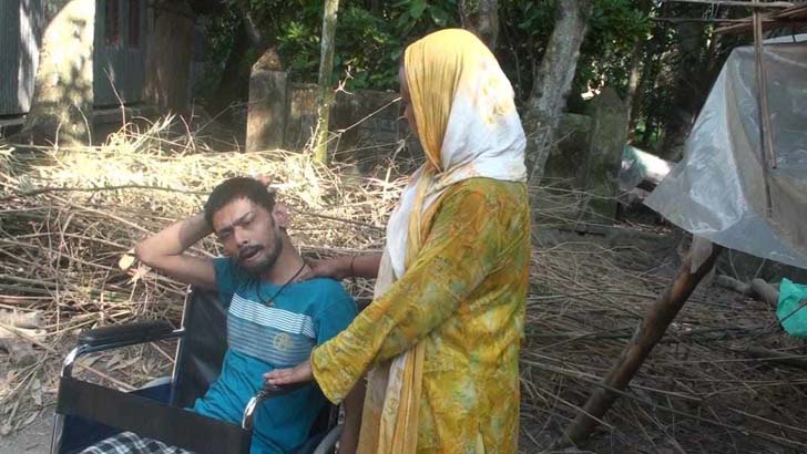 প্রেমের বিয়ের ১০ বছর পর চলে গেলেন স্ত্রী, অতঃপর…