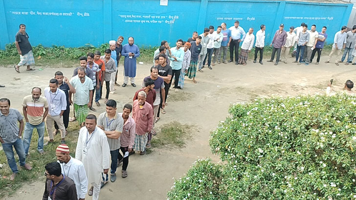 লক্ষ্মীপুর-৩ আসনে ভোটগ্রহণ চলছে
