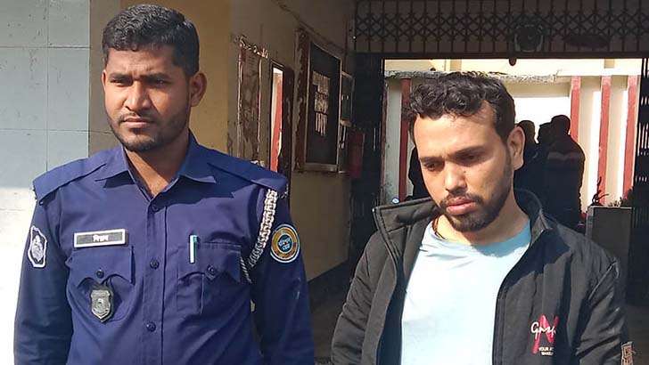 স্ত্রীকে হাতুড়ি দিয়ে পিটিয়ে হত্যা, ৯৯৯ নম্বরে কল করে আত্মসমর্পণ