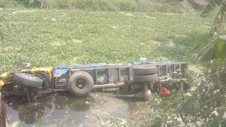 মাদারীপুরে একই পরিবারের ৩ জনসহ নিহত ১০