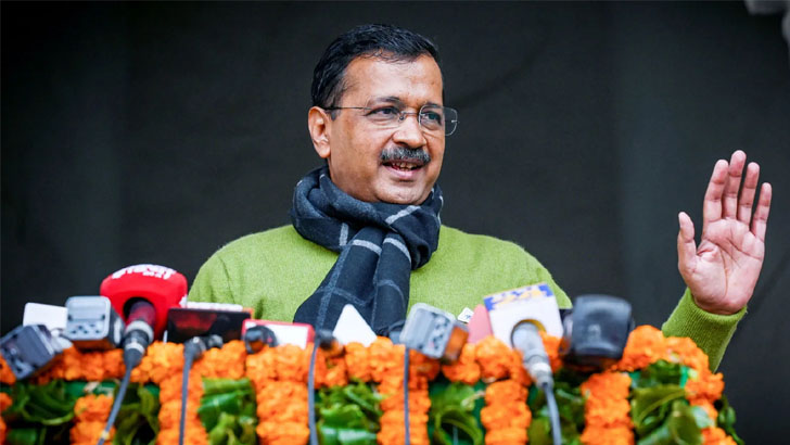 কেজরিওয়ালকে পদচ্যুত করার আবেদন খারিজ