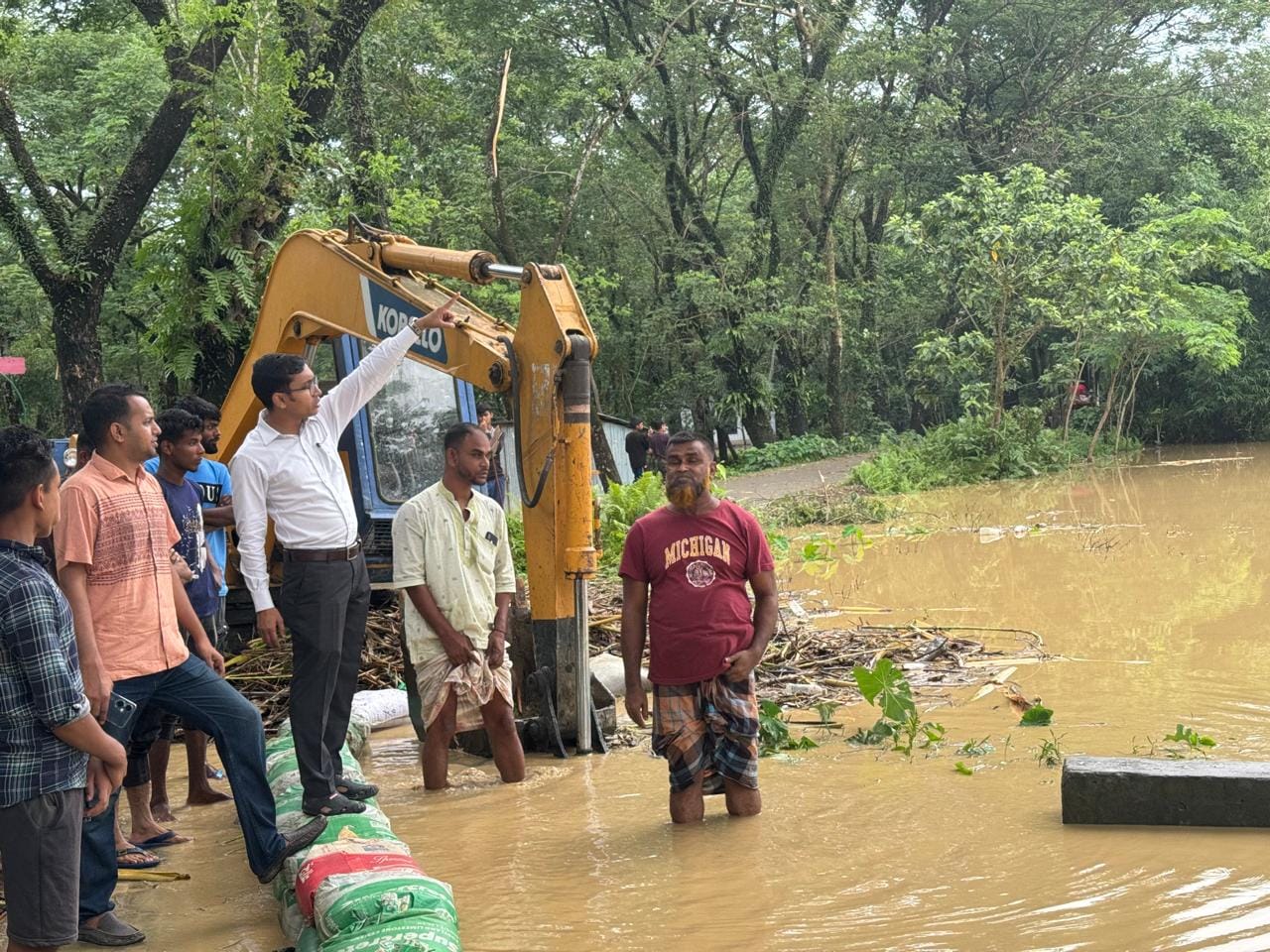 বিয়ানীবাজারে বন্যা পরিস্থিতির মারাত্মক অবনতি : খোলা হয়েছে ৬৭টি আশ্রয় কেন্দ্র