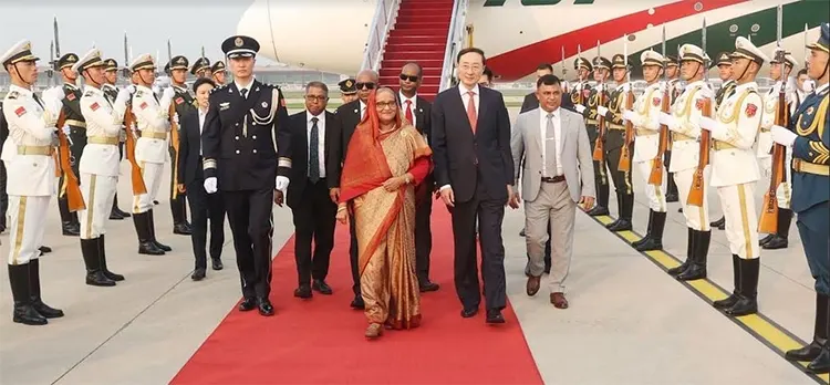 বাংলাদেশের প্রধানমন্ত্রীর বেইজিং সফর, নজর রাখছে ভারত
