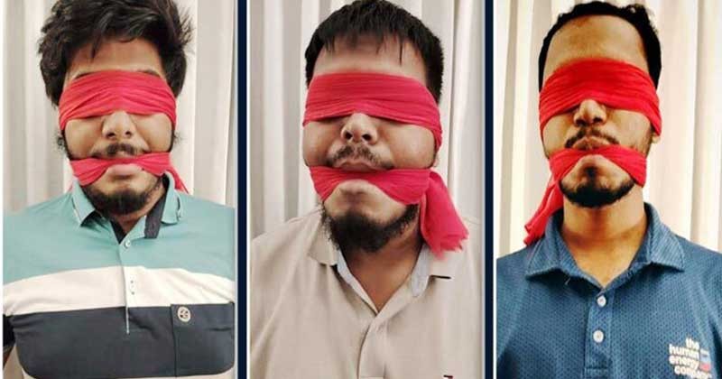 চোখে-মুখে লাল কাপড় বেঁধে কর্মসূচি পালন করছেন আন্দোলনকারীরা
