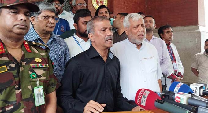ছাত্ররা মোকাবিলা না করলে সচিবালয়ে গতকাল ভয়াবহ পরিস্থিতি হতে পারতো : আইন উপদেষ্টা