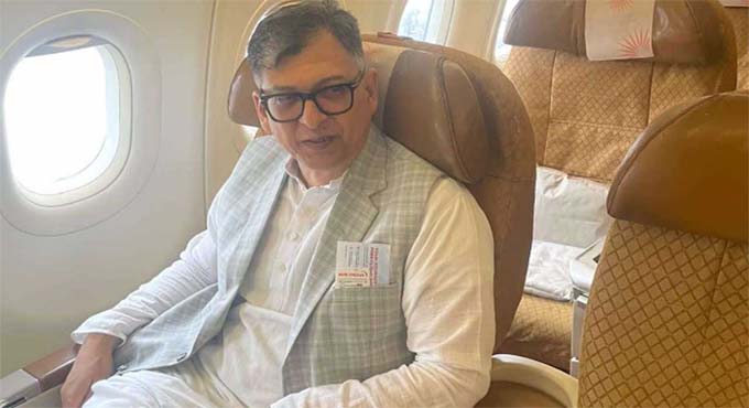 দেশে ফিরলেন সালাহউদ্দিন আহমেদ