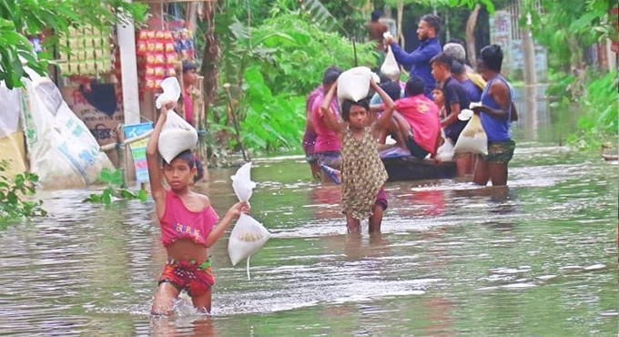 বাংলাদেশে ভয়াবহ বন্যায় ঝুঁকিতে ২০ লাখ শিশু: ইউনিসেফ