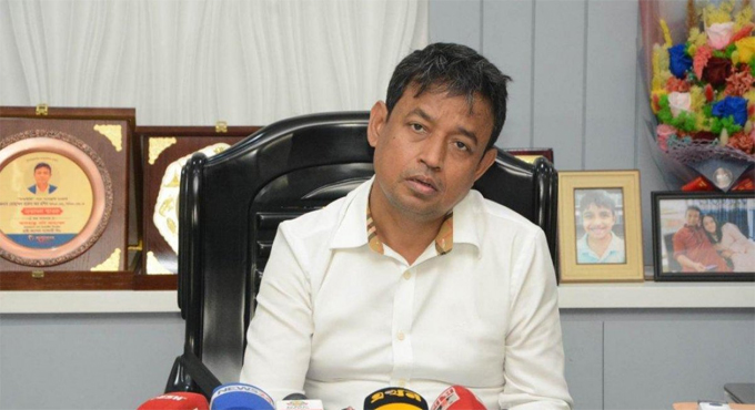 হারুনও তার স্ত্রীর ব্যাংক হিসাব জব্দ