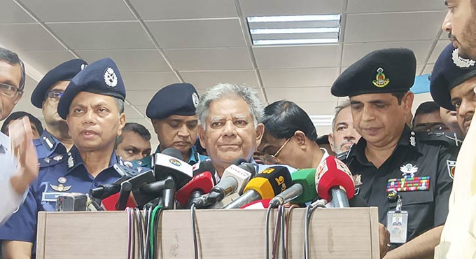 দখল-চাঁদাবাজি করলে সেনাবাহিনীকে বলেছি পা ভেঙে দিতে :স্বরাষ্ট্র উপদেষ্টা
