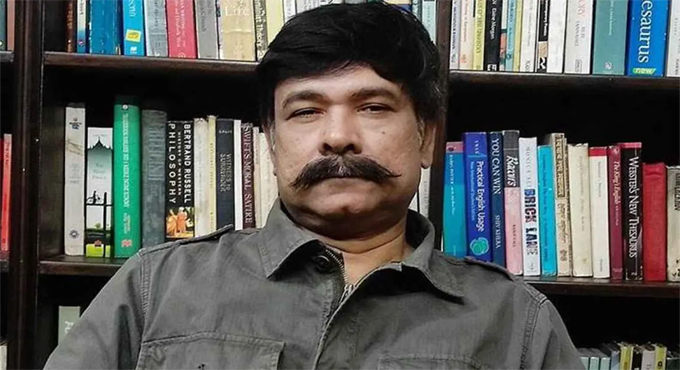 পদত্যাগ করলেন বাংলা একাডেমির মহাপরিচালক