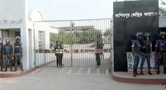 সহিংসতা আমাদের সবার শত্রু, শান্ত থাকুন: ড. ইউনূস
