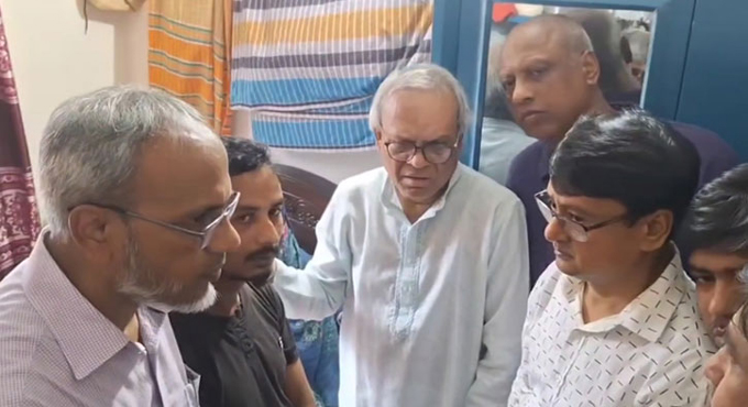 শেখ হাসিনার রাজনৈতিক জীবনে পলায়ন ছাড়া আর কোনো বীরত্ব নেই : রিজভী