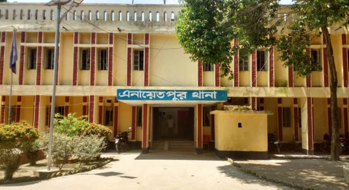সিরাজগঞ্জে ১৩ পুলিশ সদস্যকে পিটিয়ে হত্যা