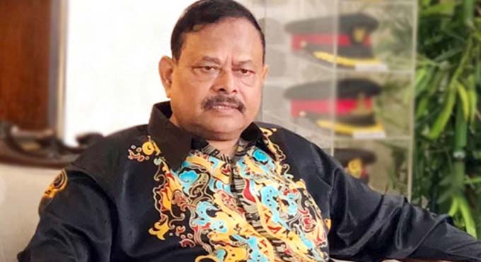 সাবেক সেনাপ্রধান আজিজের পরিবার দেশ ছাড়ল