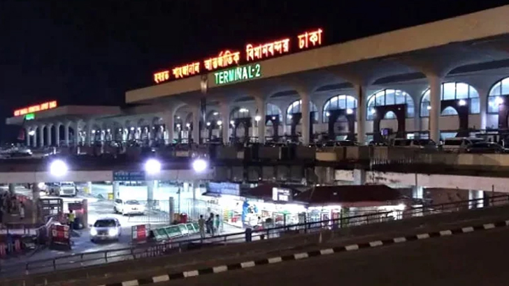 শেখ হাসিনাকে একা ফেলে মন্ত্রী এমপিদের দেশত্যাগের হিড়িক