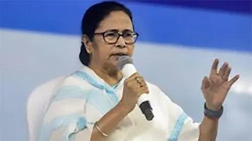 ‘ধর্মের ওপর অত্যাচার হোক মানতে পারি না…’ : বাংলাদেশ প্রসঙ্গে মমতা