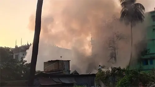 চট্টগ্রামে বসতঘরে আগুন, ২ জনের মৃত্যু