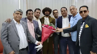 দেশের মাটিতে পা রেখে হামজা বললেন, জিততে এসেছি