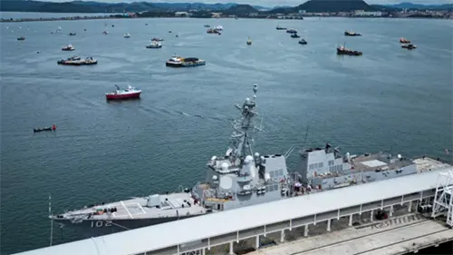 ভেনেজুয়েলা থেকে আসা জাহাজে মার্কিন হামলায় ১১ জন নিহত, ‘মাদক পাচারকারী’ দাবি ট্রাম্পের