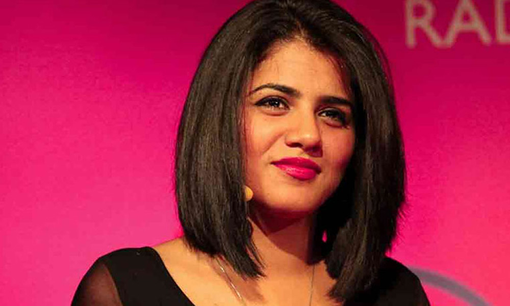 পাকিস্তানি গায়িকা কুরাতুলাইন বালুচ ভালুকের আক্রমণে গুরুতর আহত