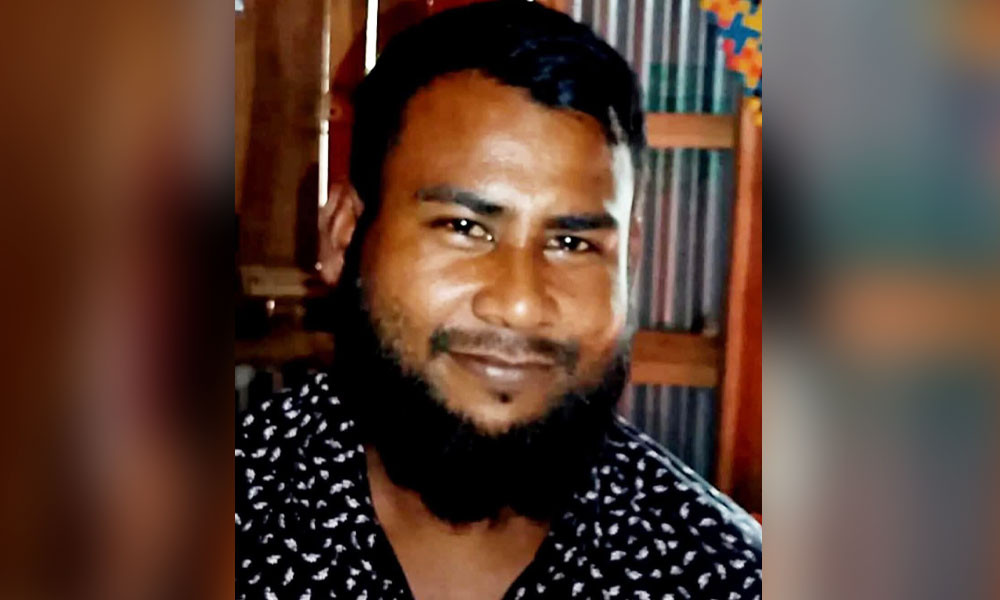 সন্ধ্যায় স্ত্রীকে ছুরিকাঘাত, পরদিন সকালে স্বামীর ঝুলন্ত লাশ উদ্ধার