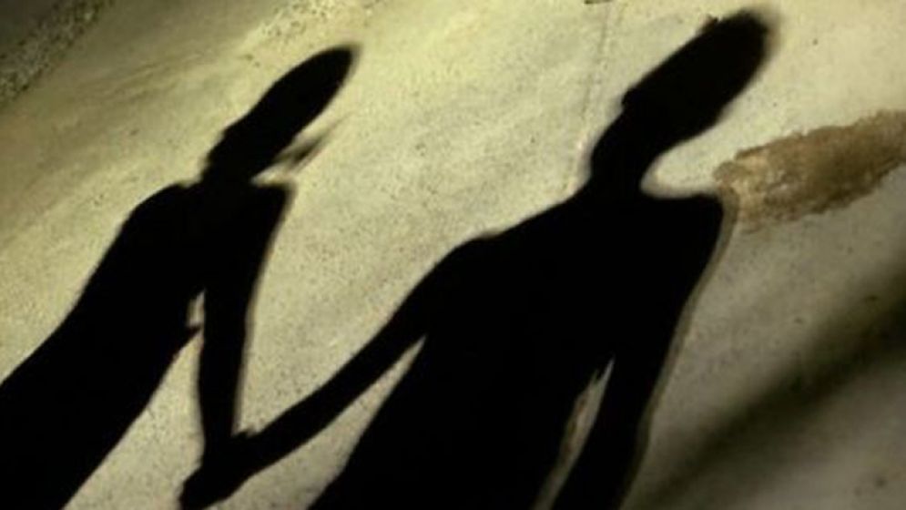 ক্যানসারমুক্ত করতে সর্বস্ব হারালেন স্বামী, সুস্থ হয়ে প্রেমিকের হাত ধরে উধাও স্ত্রী