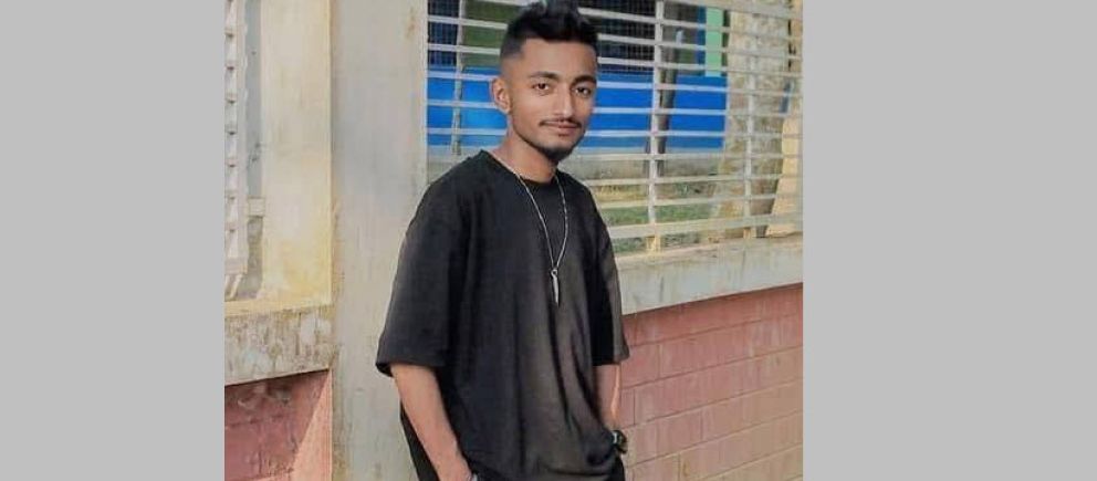 বড়লেখায় বিদ্যালয়ের গেট থেকে যুবকের ঝুলন্ত লাশ উদ্ধার