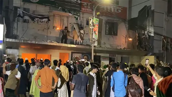 জাতীয় পার্টির কার্যালয়ে ফের ভাঙচুর, অগ্নিসংযোগ