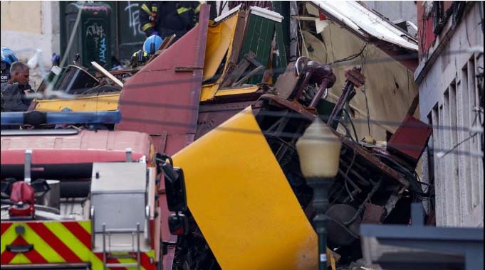 লিবসনে ট্রেন দুর্ঘটনায় নিহত ১৫