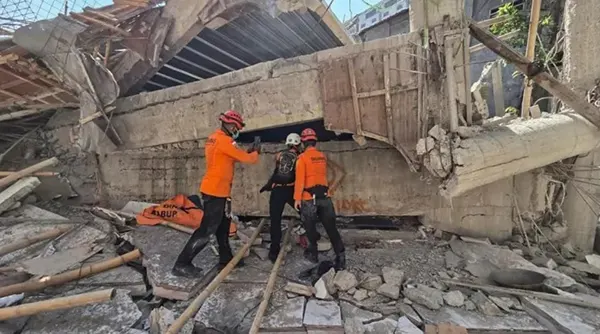 ইন্দোনেশিয়ায় স্কুলের ভবন ধস, নিহতের সংখ্যা বেড়ে ৫৪