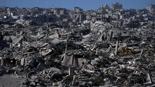 ধ্বংসস্তূপে লাশ, বাড়িঘর মাটিতে মিশে গেছে, তবু ফিরছেন গাজাবাসী