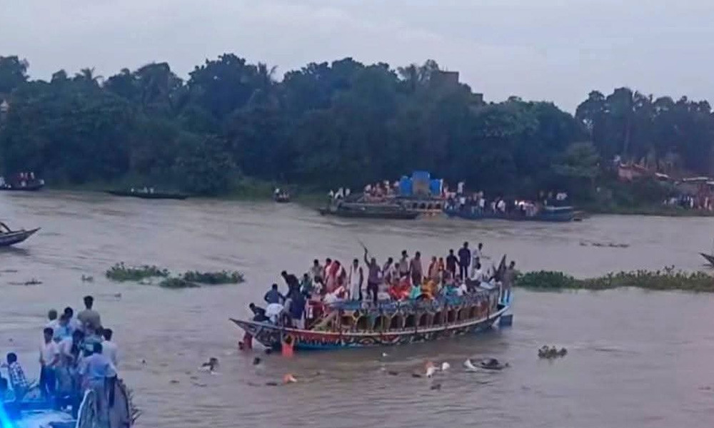 প্রতিমা বিসর্জনে গিয়ে নদীতে ডুবে ৩ শিশু নিখোঁজ