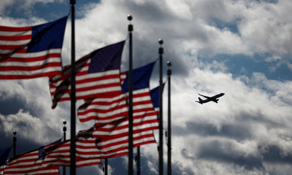 ভিসা ছাড়াই যুক্তরাষ্ট্রে যেতে পারবেন ৪২ দেশের নাগরিকরা