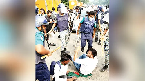জুলাই যোদ্ধাদের সঙ্গে সংঘর্ষের ঘটনায় পুলিশের ৪ মামলা আসামি ৯০০
