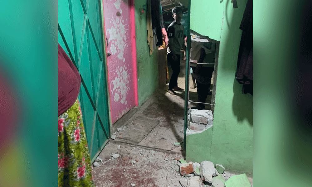 টেকনাফে বাড়িতে ঢুকে সশস্ত্র রোহিঙ্গা সন্ত্রাসীদের নারকীয় তাণ্ডব