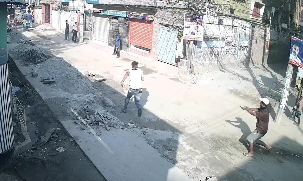 নারায়ণগঞ্জে র‍্যাবকে লক্ষ্য করে গুলি, আহত তরুণী