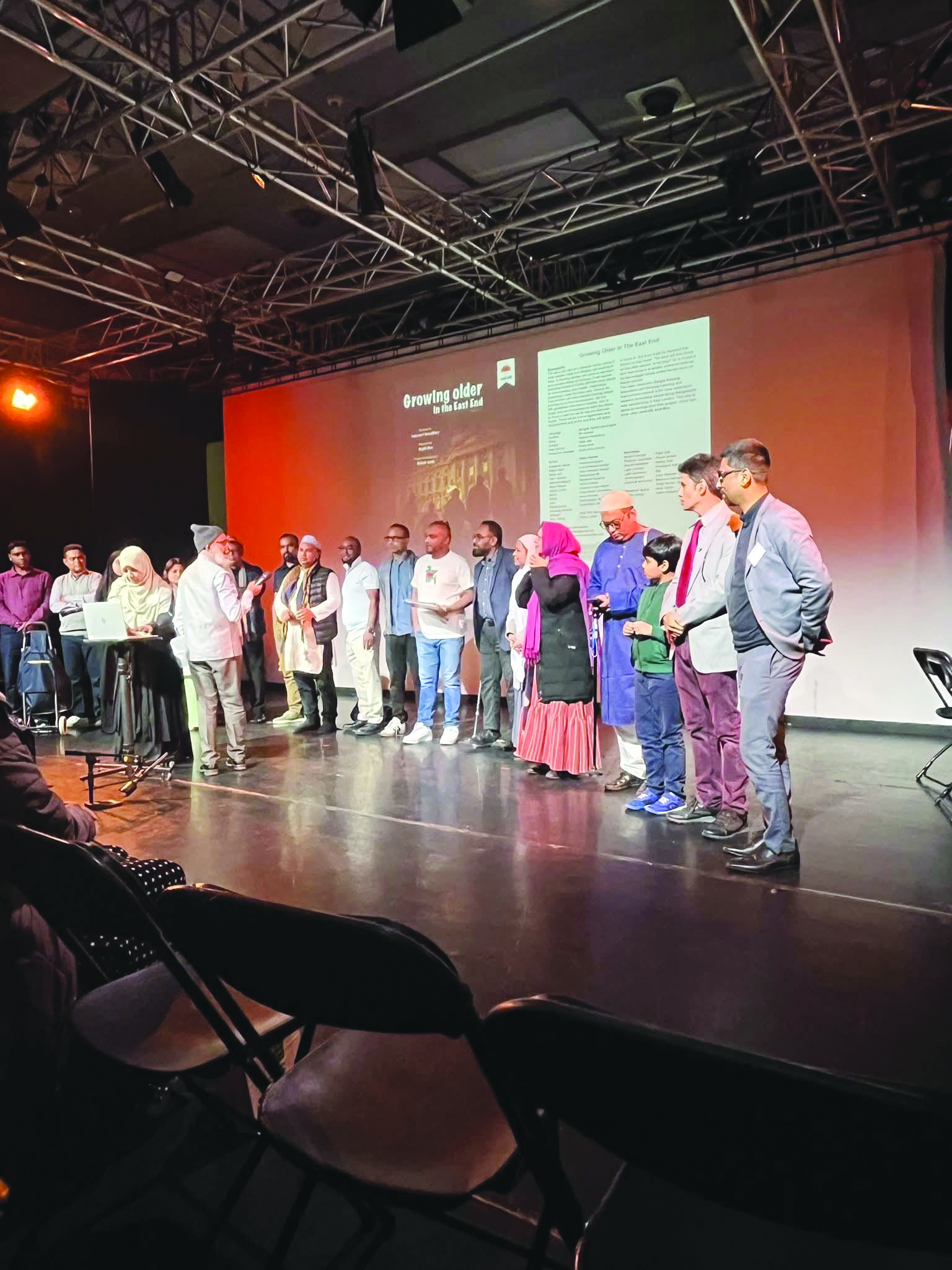 নাটক “গ্রোয়িং ঔল্ডার ইন দ‍্য ইস্ট এণ্ড” পূর্ব লণ্ডনের একদল নিঃসঙ্গ মানুষের গল্প