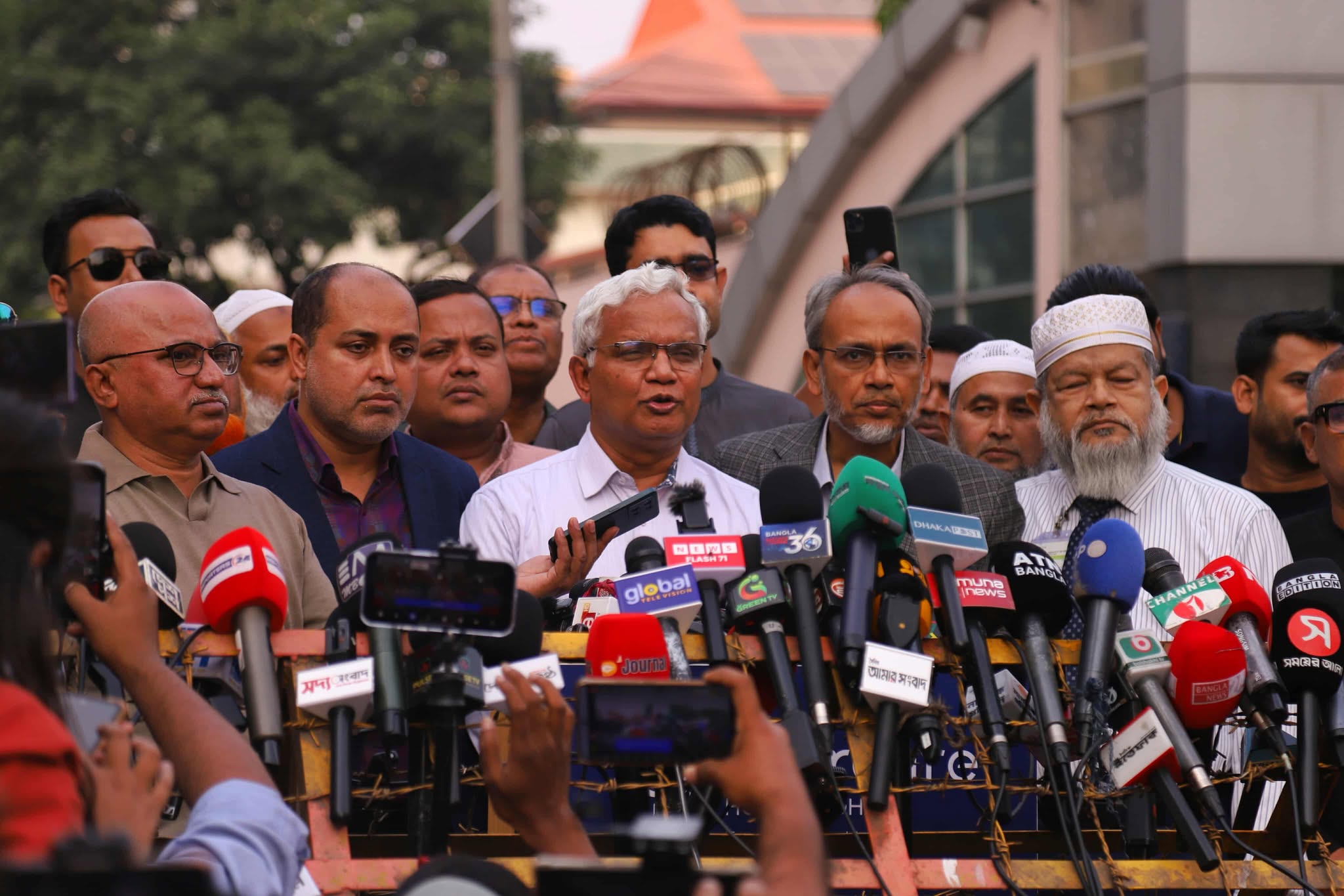 শুক্রবার সকালের মধ্যে লন্ডনে নেয়া হবে খালেদা জিয়াকে