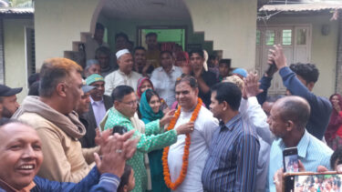 অর্ধশতাধিক কর্মী নিয়ে বিএনপিতে যোগ দিলেন আ. লীগ নেতা খোকন