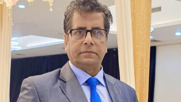 ডিবিতে সাংবাদিক আনিস আলমগীর